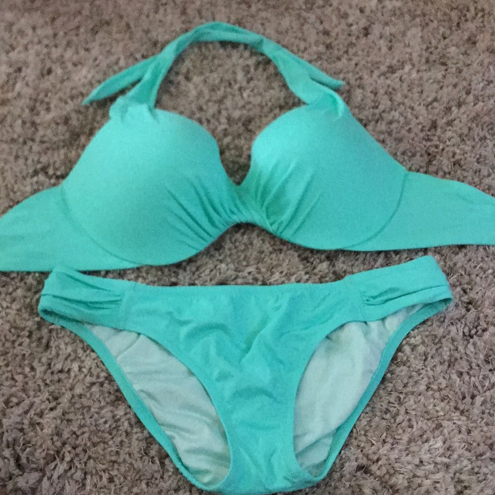 Victoria’s Secret bikini